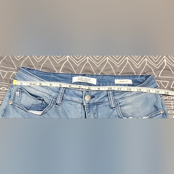 Judy Blue Released Hem Skinny Jeans Size 9/29 - Picture 6 of 7